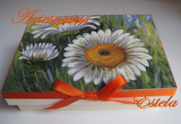 Cajas artesanales de madera decoradas para bombones y/o caramelos