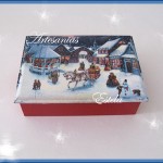 Cajas de madera para bombones decoradas con motivos navideños