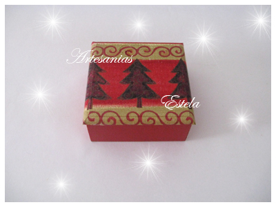 Cajas de madera para bombones decoradas con motivos navideños