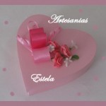Cajas Artesanales Corazón De Madera Para Bombones Decoradas con Flores De Porcelana