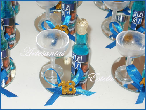 Souvenirs Botellitas De Vino Frizze Personalizadas