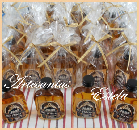 Souvenirs Botellitas De Whisky Personalizadas