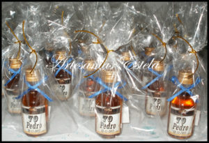 Souvenir Botellitas de Licor, Vino o Whisky Personalizadas