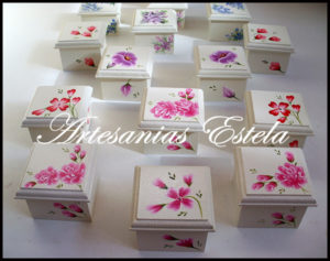 Souvenirs Cajitas con Flores Pintadas