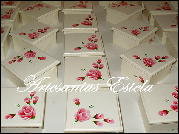 Souvenirs Cajitas con Flores Pintadas