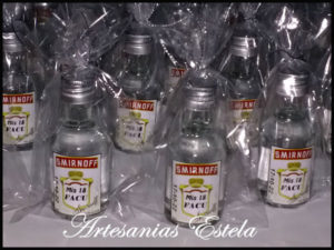 Souvenirs-Botellitas-Vodka-Personalizadas